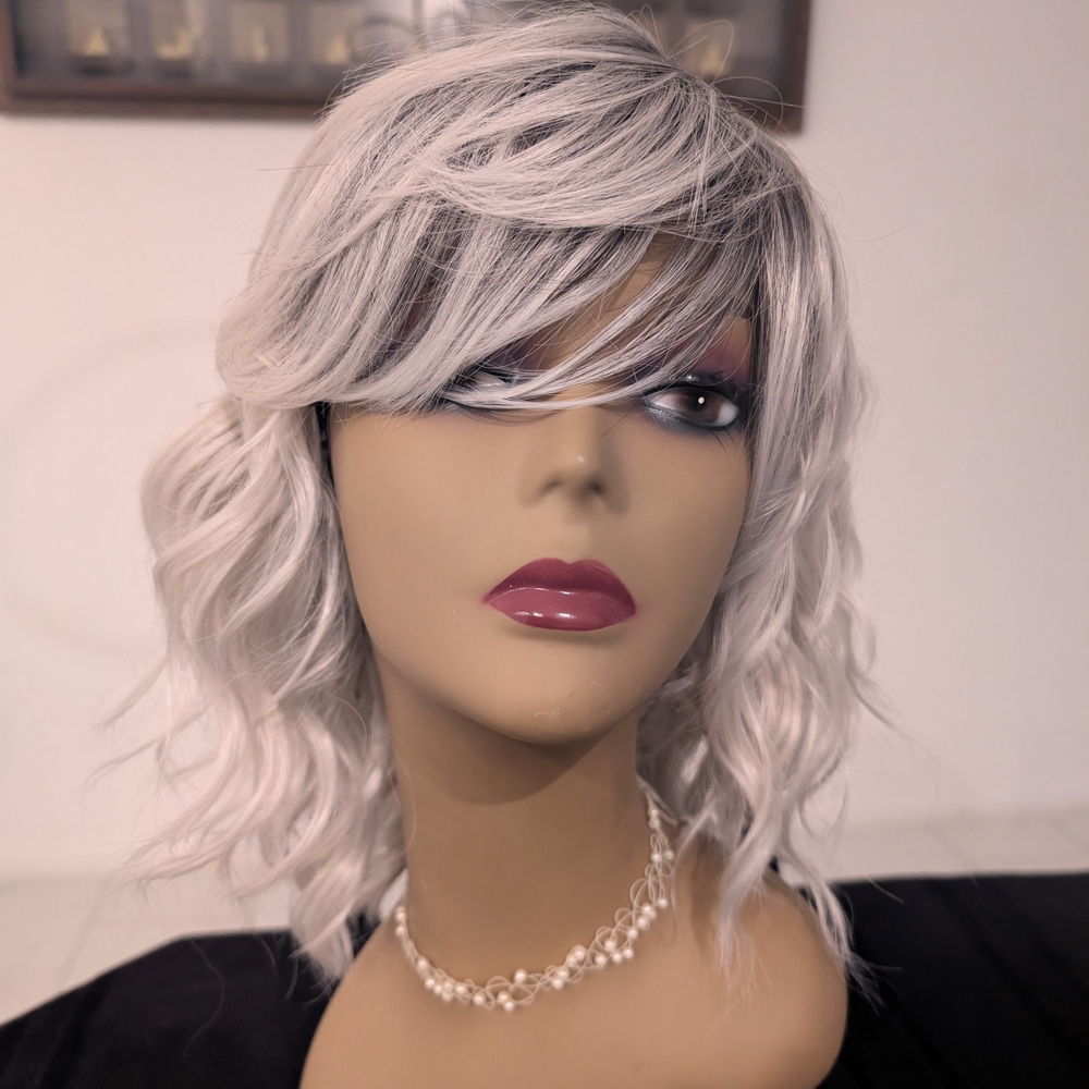Elegant White Wavy Wig